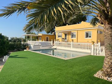 Villa con piscina in vendita a Partidas de Alicante