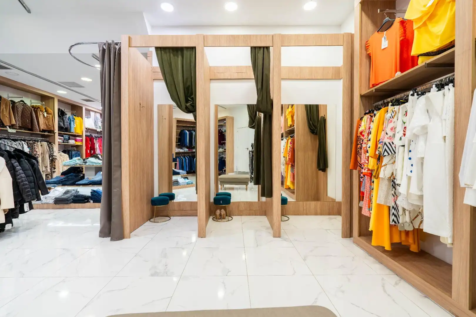 Business premises for sale in Calle Calle Reyes Católicos 12, imagen 9
