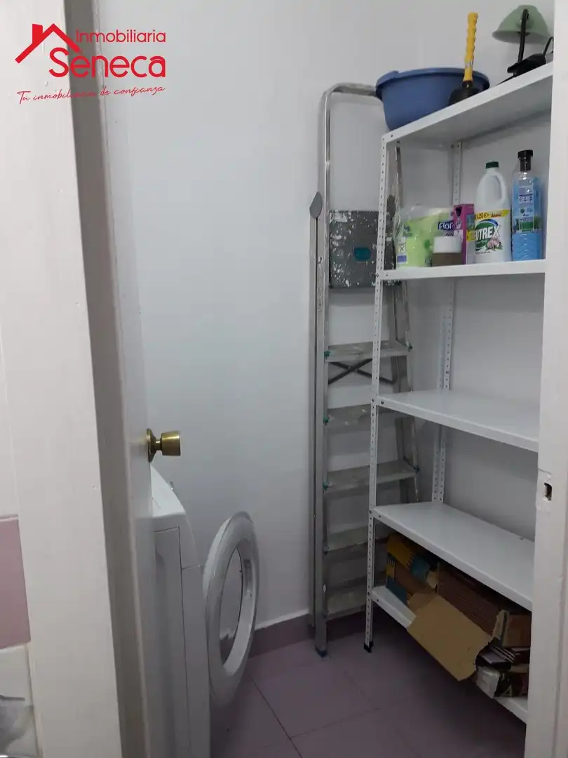 Flat for rent in DOÑA ENGRACIA, Casco Histórico - Ribera - San Basilio
