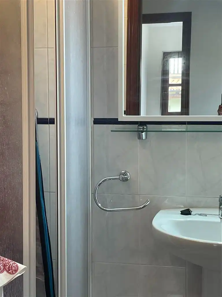 Bathroom of Flat for sale in San Vicente de la Barquera  with Heating, Parquet flooring and Furnished