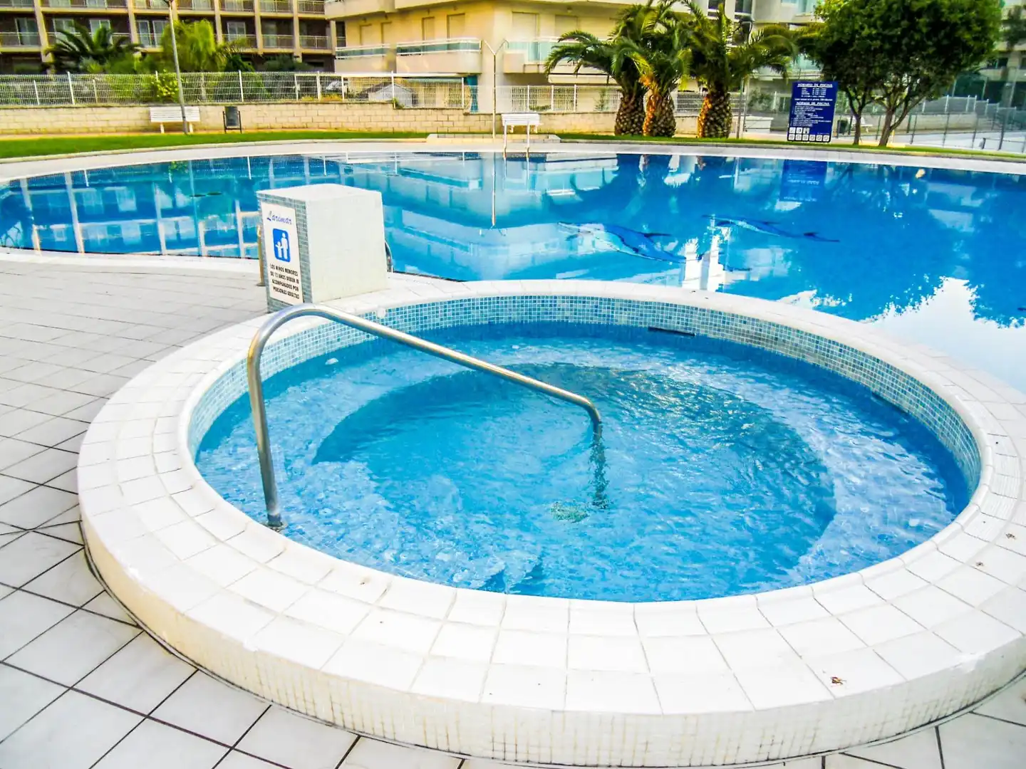 Piscina de Piso en venta en Salou con Aire acondicionado, Jardín privado y Terraza