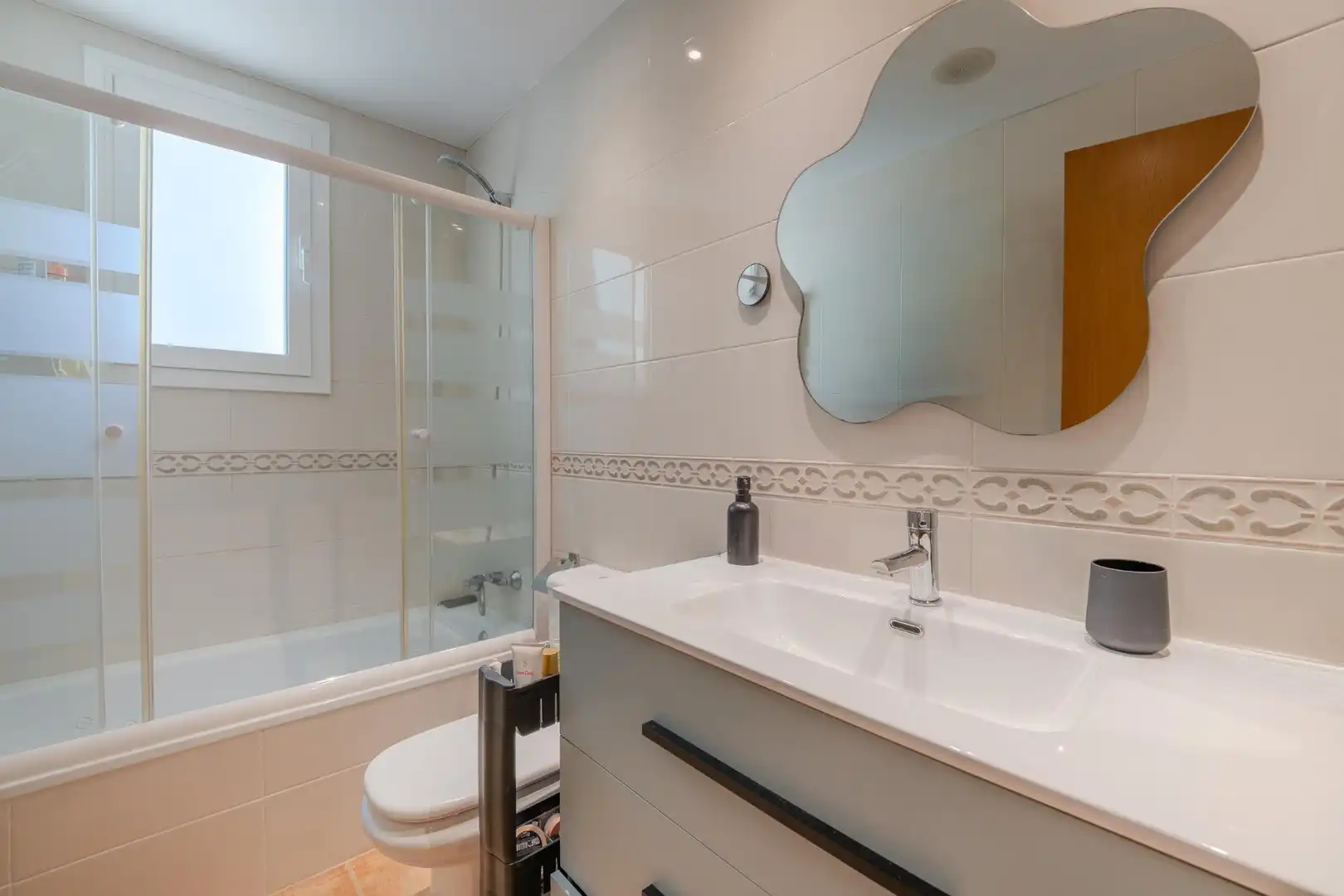 Baño de Casa adosada en venta en Fornells de la Selva con Aire acondicionado, Calefacción y Jardín privado