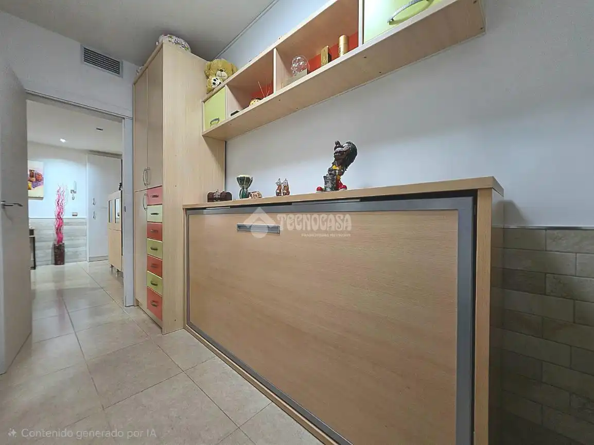 Cuina de Pis en venda en Santa Coloma de Gramenet amb Calefacció i Parquet