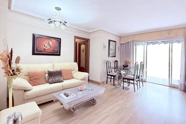 Piso en Venta en Calle Calle de Alfonso XII en Suroeste - Zona Hospital