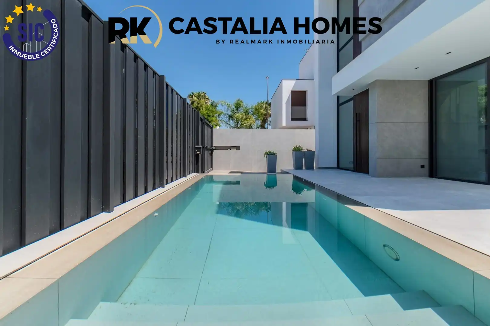 Vista exterior de Casa o xalet en venda en Castellón de la Plana / Castelló de la Plana amb Aire condicionat, Calefacció i Jardí privat