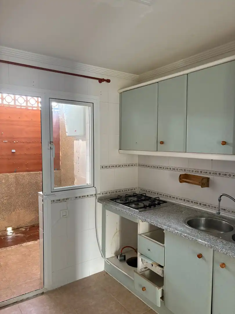 Cuina de Pis en venda en Málaga amb Calefacció, Jardí privat i Terrassa