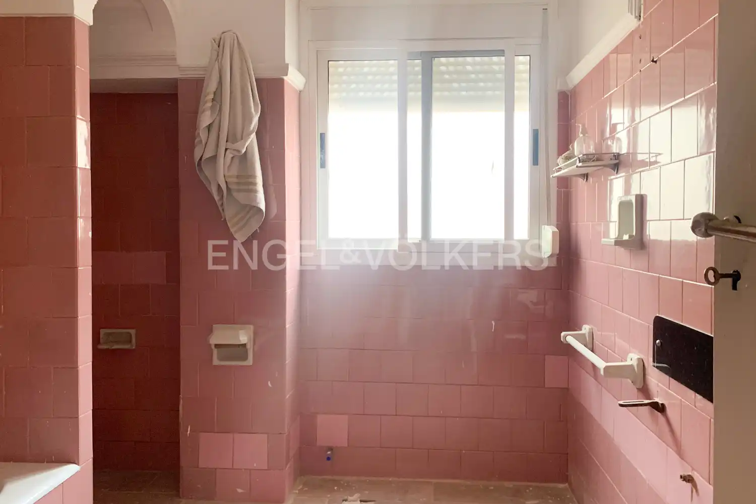 Baño de Casa o chalet en venta en Caudete de las Fuentes con Calefacción, Terraza y Trastero