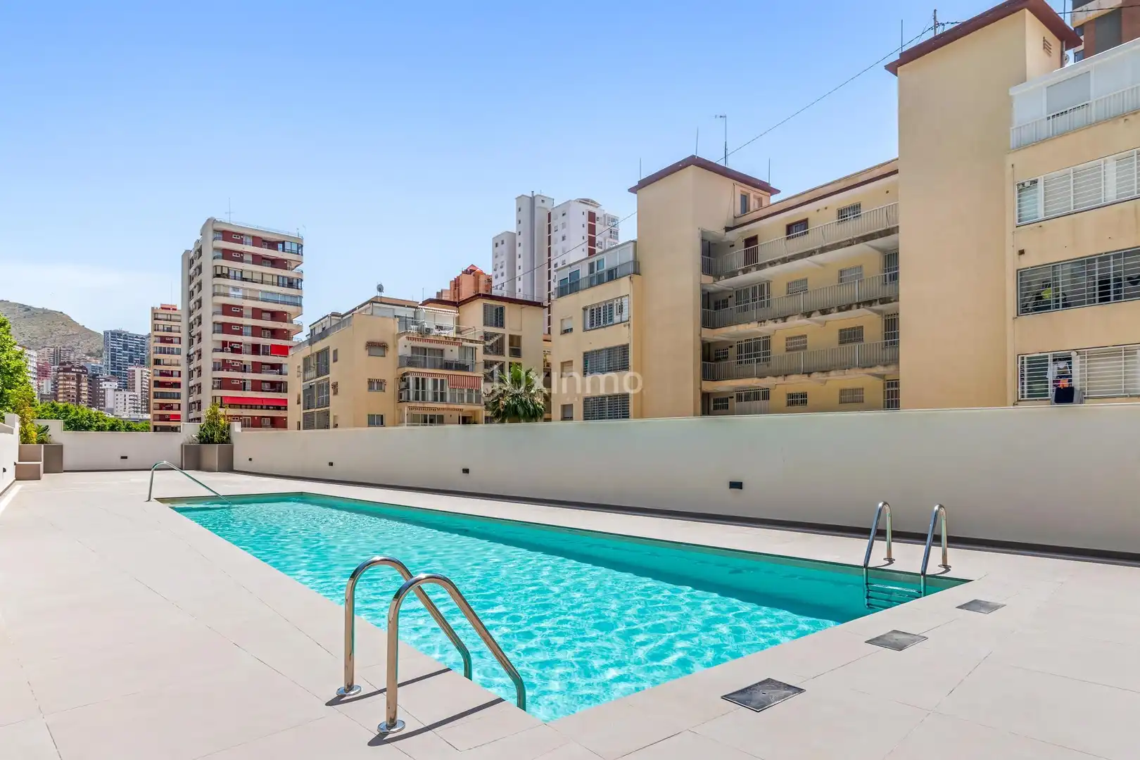 Swimming pool of Flat for sale in Benidorm  with Air Conditioner, Heating and Private garden