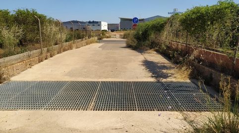 parcela vallada  con buen acceso, ideal para caravanas, parking de autobuses,  es rústica, immagine 3