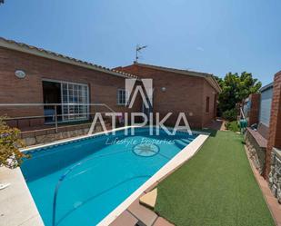 Swimming pool of Flat for sale in Premià de Mar  with Air Conditioner, Storage room and Oven