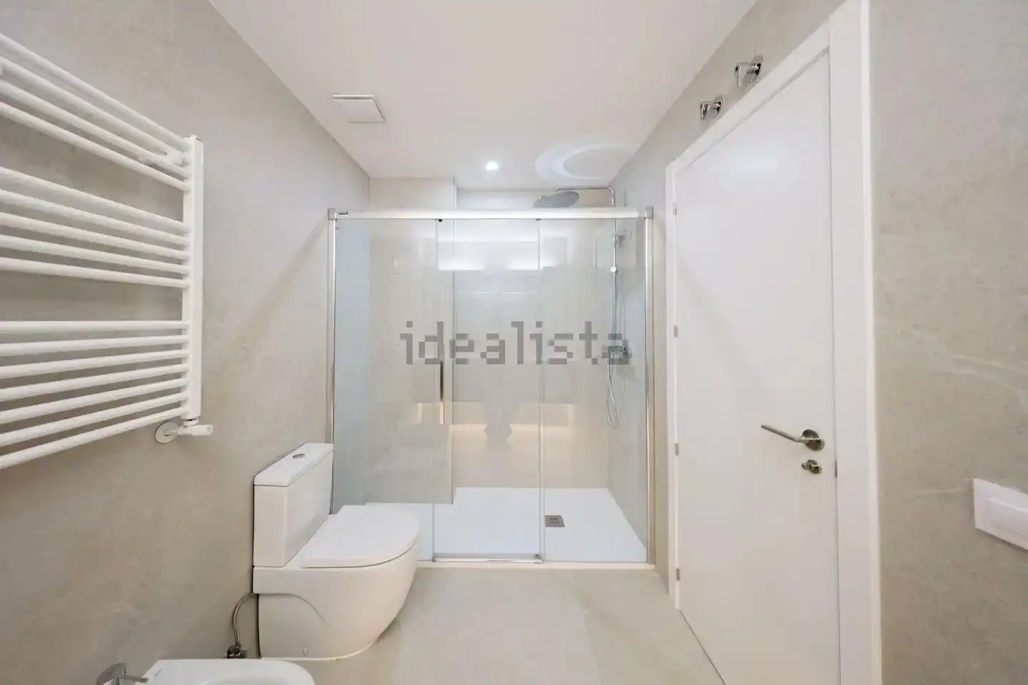 Baño de Planta baja en venta en Madrid con Aire acondicionado y Terraza