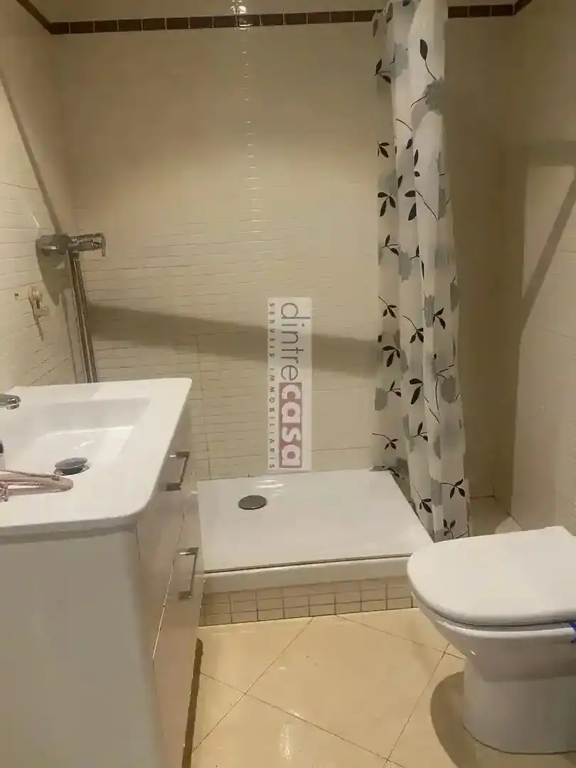 Badezimmer von Wohnungen zur Miete in Palafolls, Barcelona