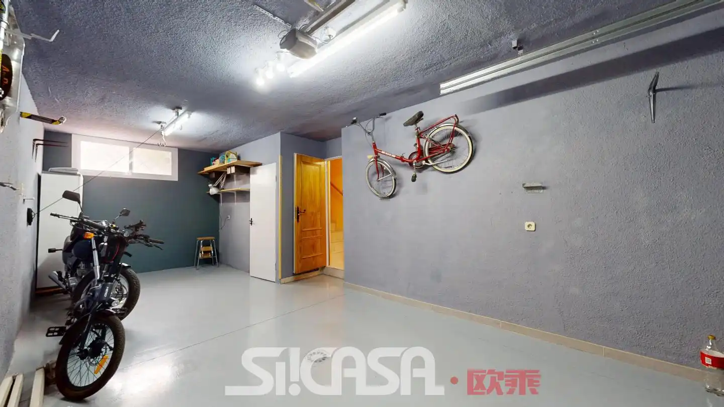 Detached homes for sale in Parla  with Air Conditioner, Heating and Private garden