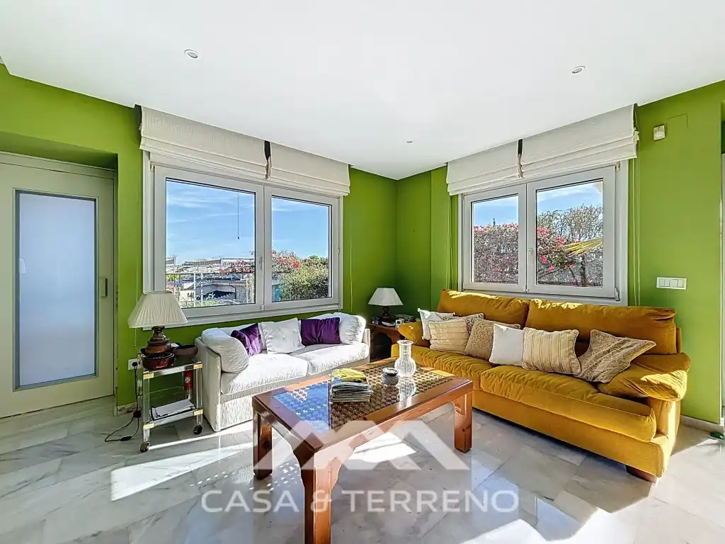 Sala d'estar de Casa o xalet en venda en Vélez-Málaga amb Aire condicionat i Piscina