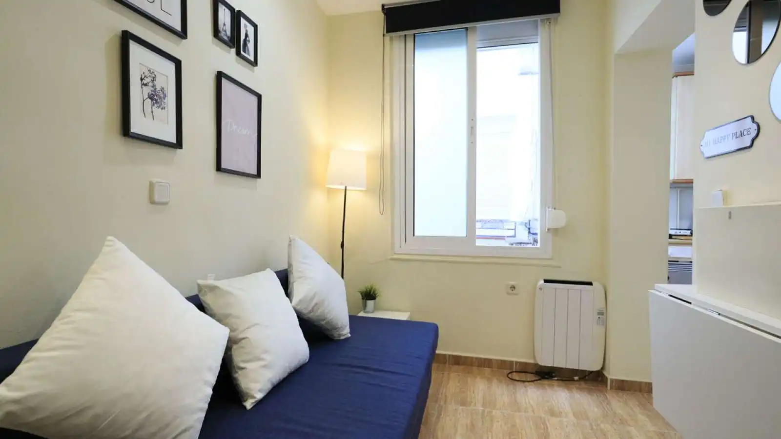 Dormitori de Apartament per a compartir en Madrid amb Aire condicionat, Calefacció i Terrassa
