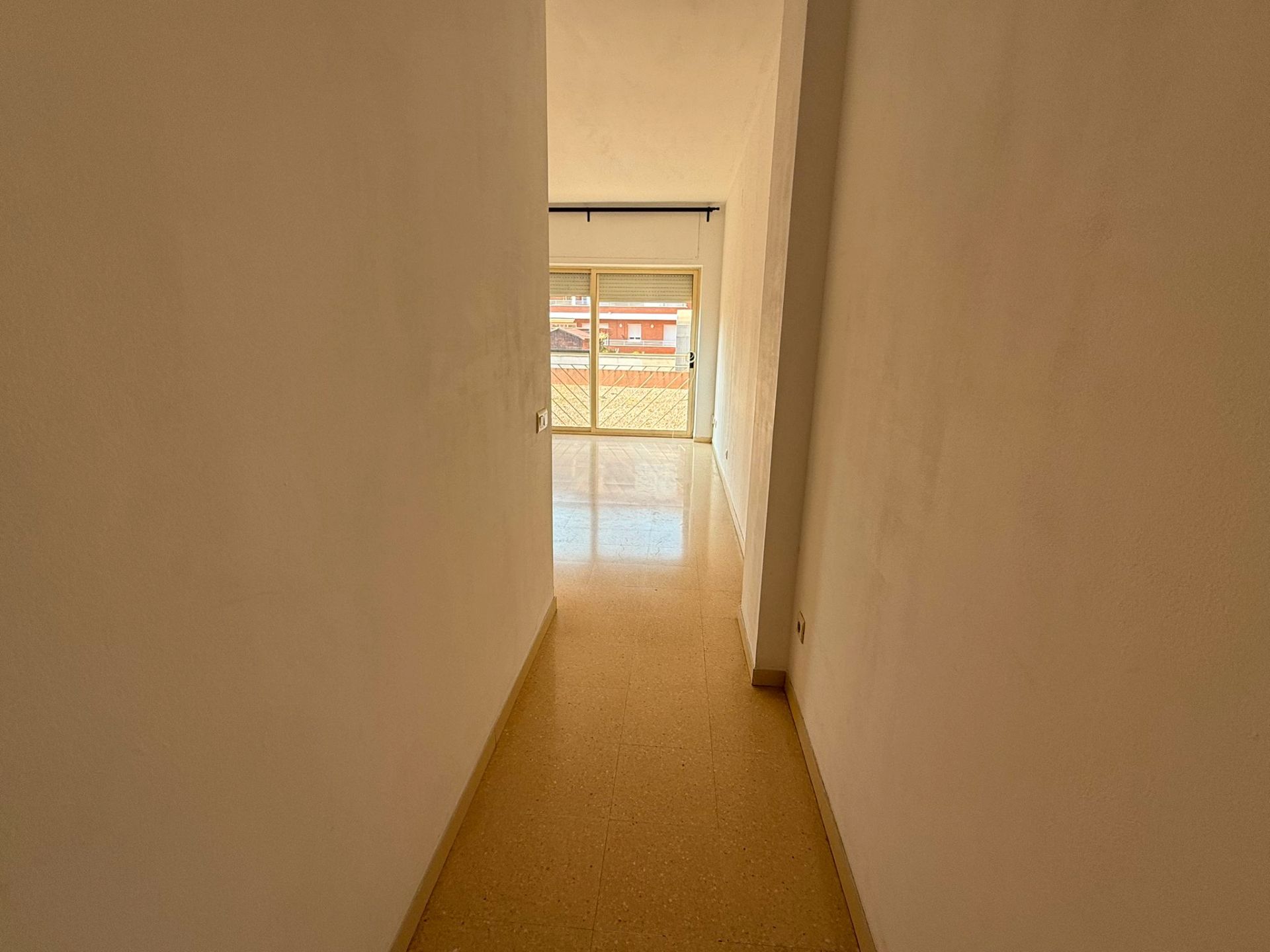 Piso en venta en Cornellà de Llobregat con Calefacción, Horno y Alarma