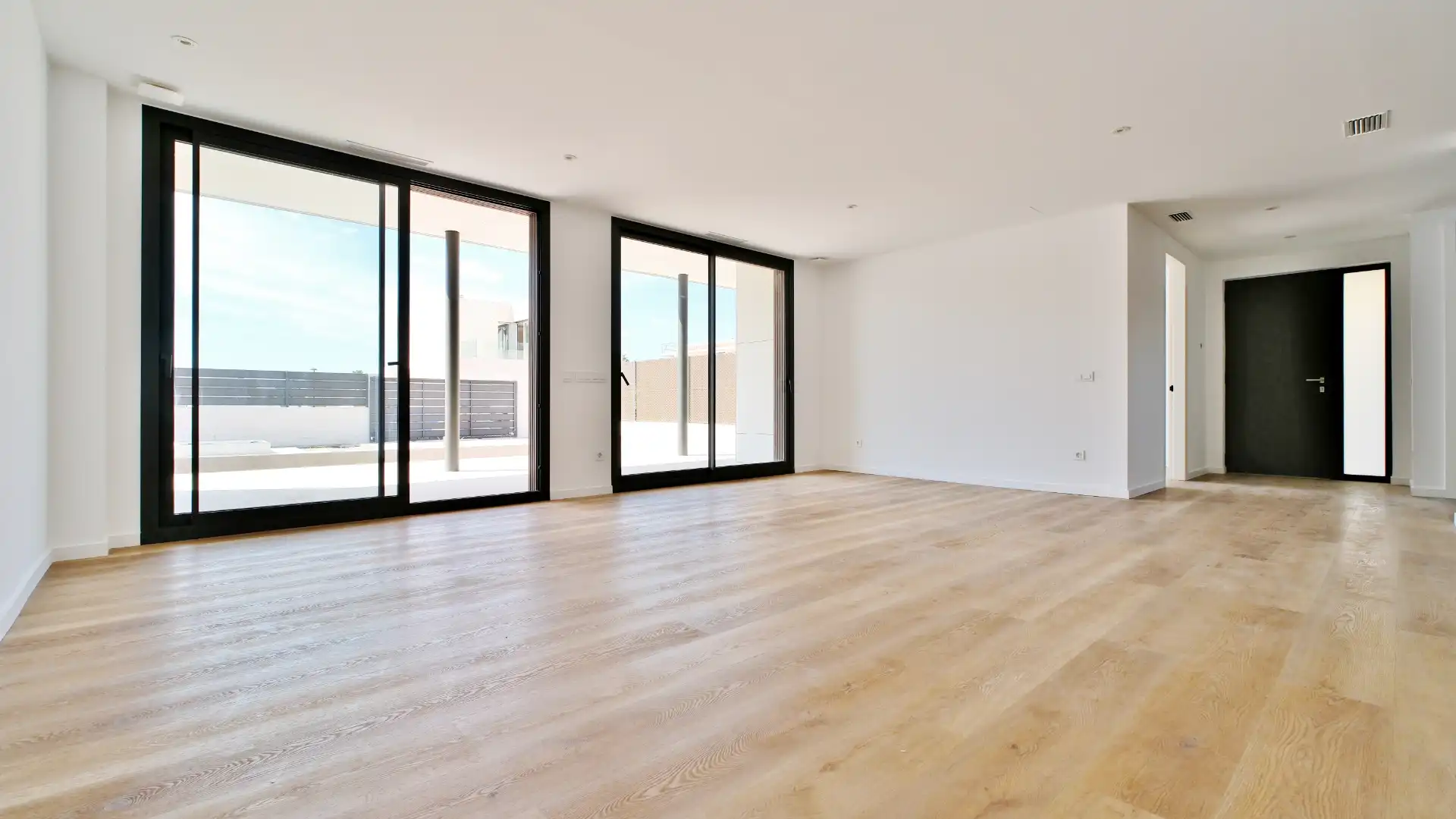 Living room of Houses for sale in Valencia  with Air Conditioner, Heating and Private garden