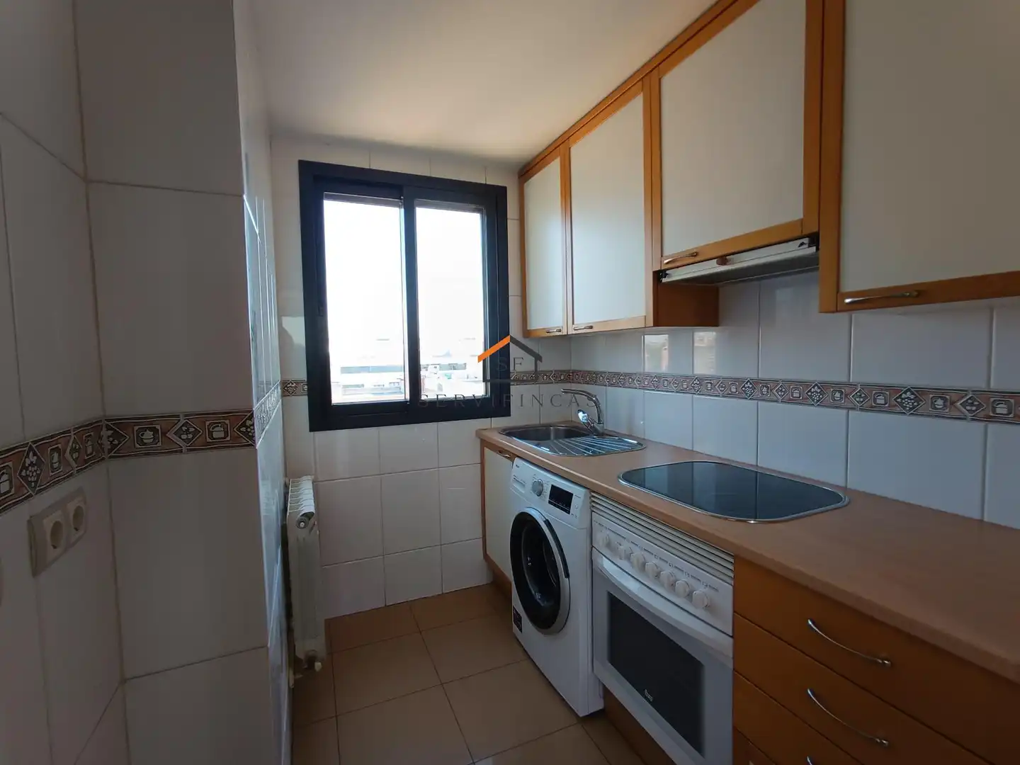 Cuina de Àtic de lloguer en Madrid amb Calefacció, Parquet i Terrassa