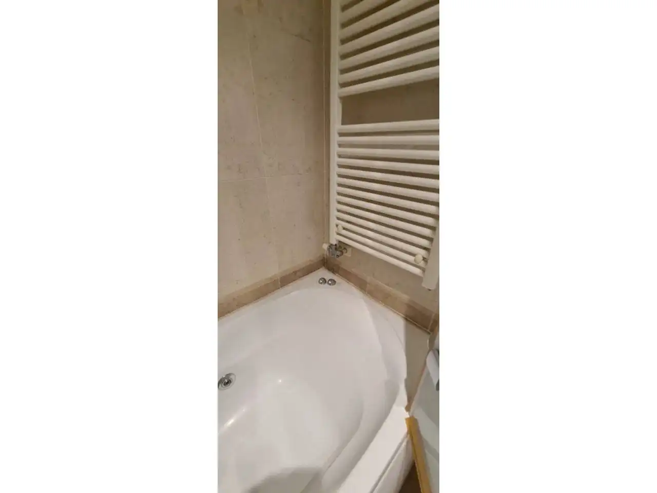 Bathroom of Apartments for rent in  Logroño  with Heating, Parquet flooring and Furnished