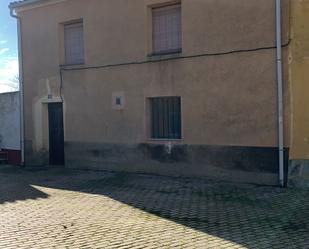 Vista exterior de Casa o xalet en venda en Tamariz de Campos amb Jardí privat, Terrassa i Traster