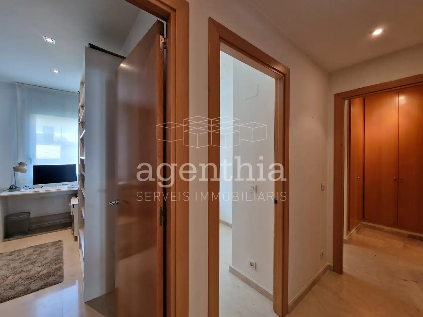 Schlafzimmer von Wohnung zum Verkauf in Girona mit Klimaanlage, Heizung und Terrasse