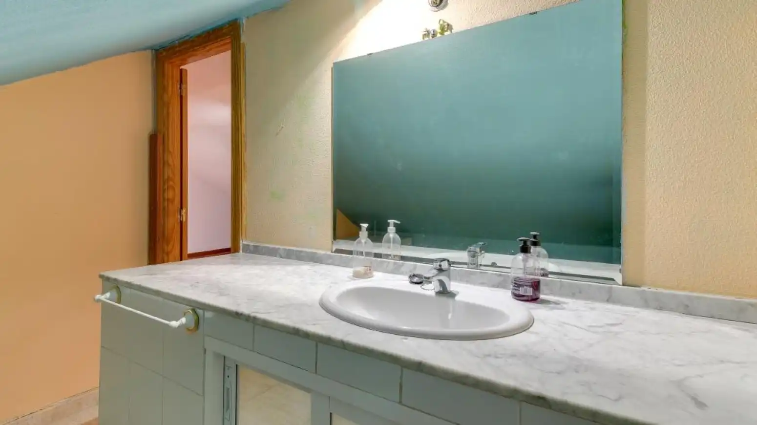 Baño de Casa o chalet en venta en Cabrerizos con Calefacción, Jardín privado y Parquet