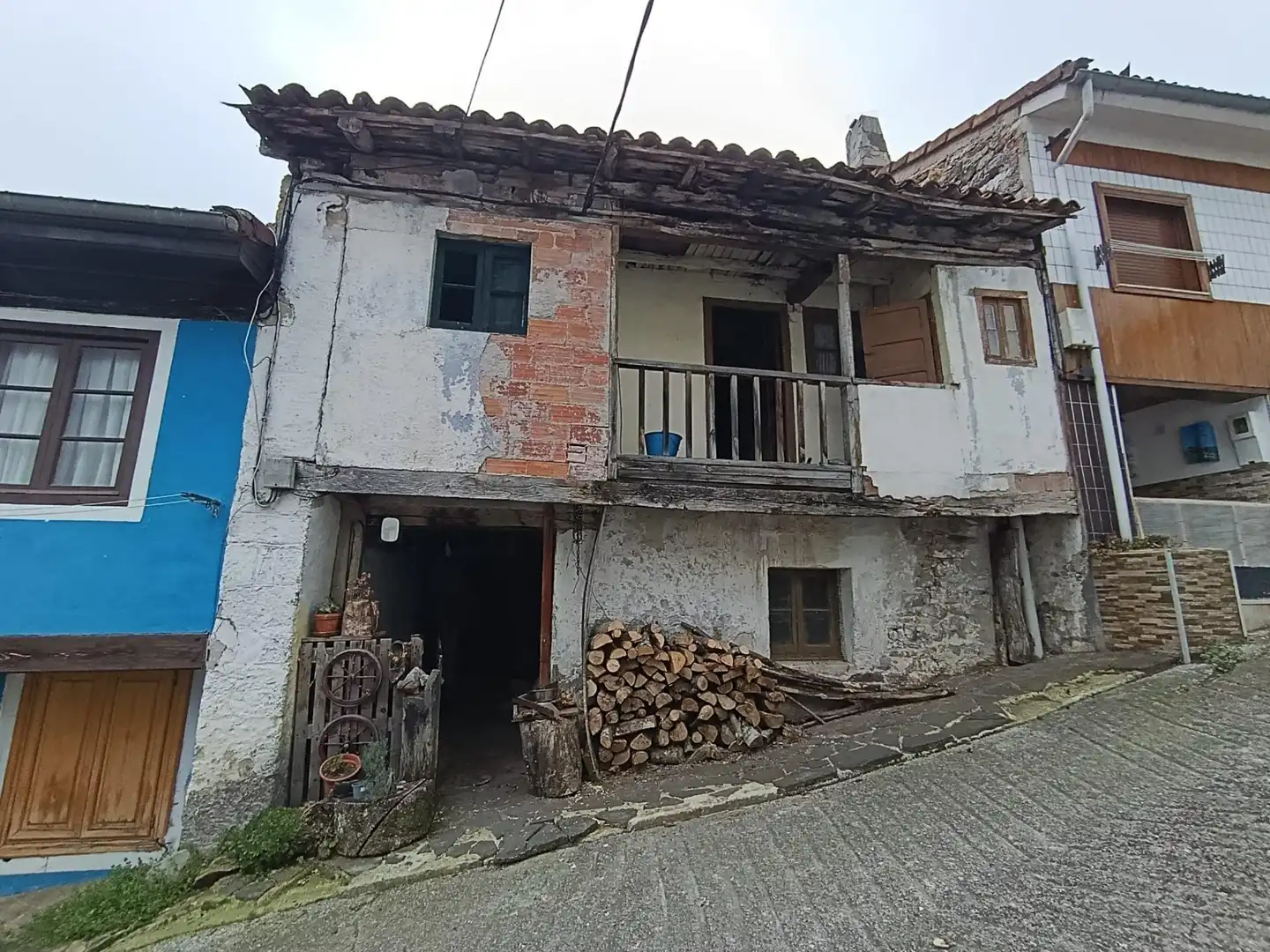 Country house with terrace for sale in Lugar PENDONES 47