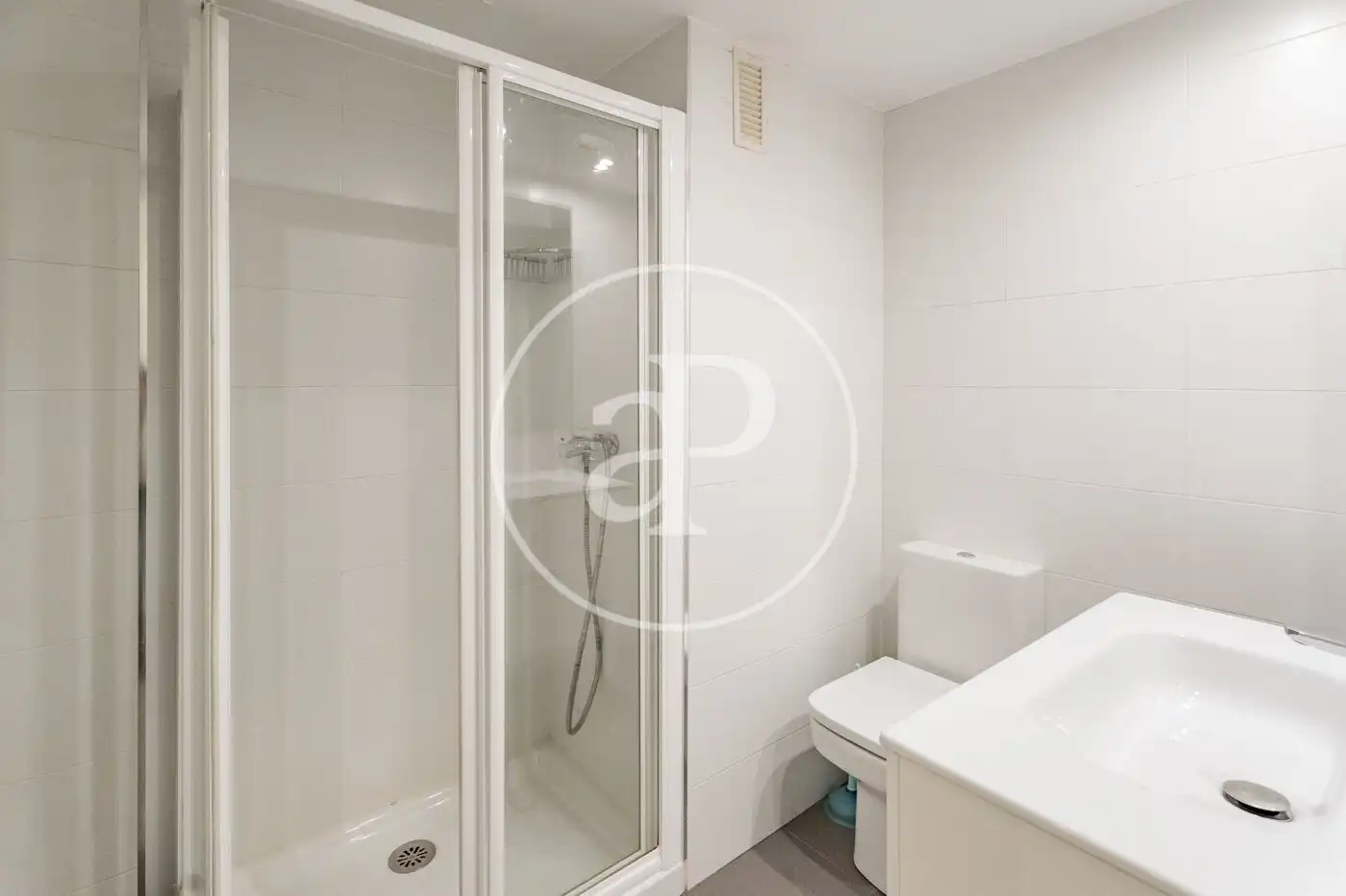 Baño de Piso en venta en Madrid con Aire acondicionado, Calefacción y Terraza