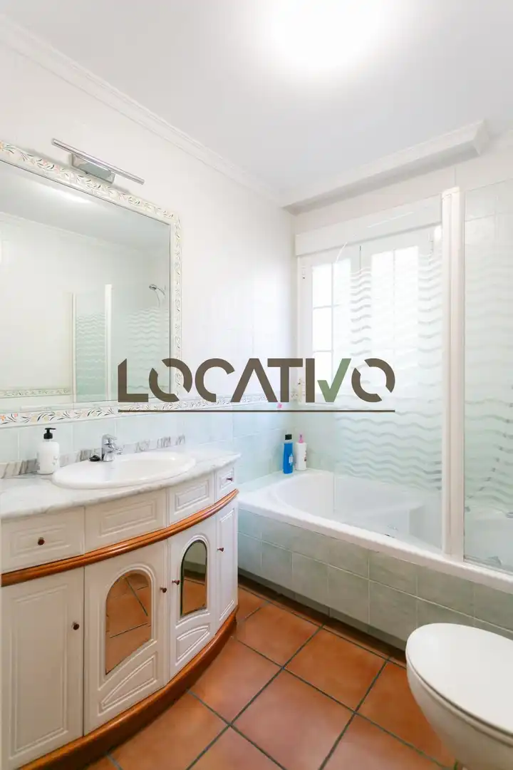 Baño de Casa o chalet en venta en El Hoyo de Pinares  con Calefacción, Terraza y Trastero