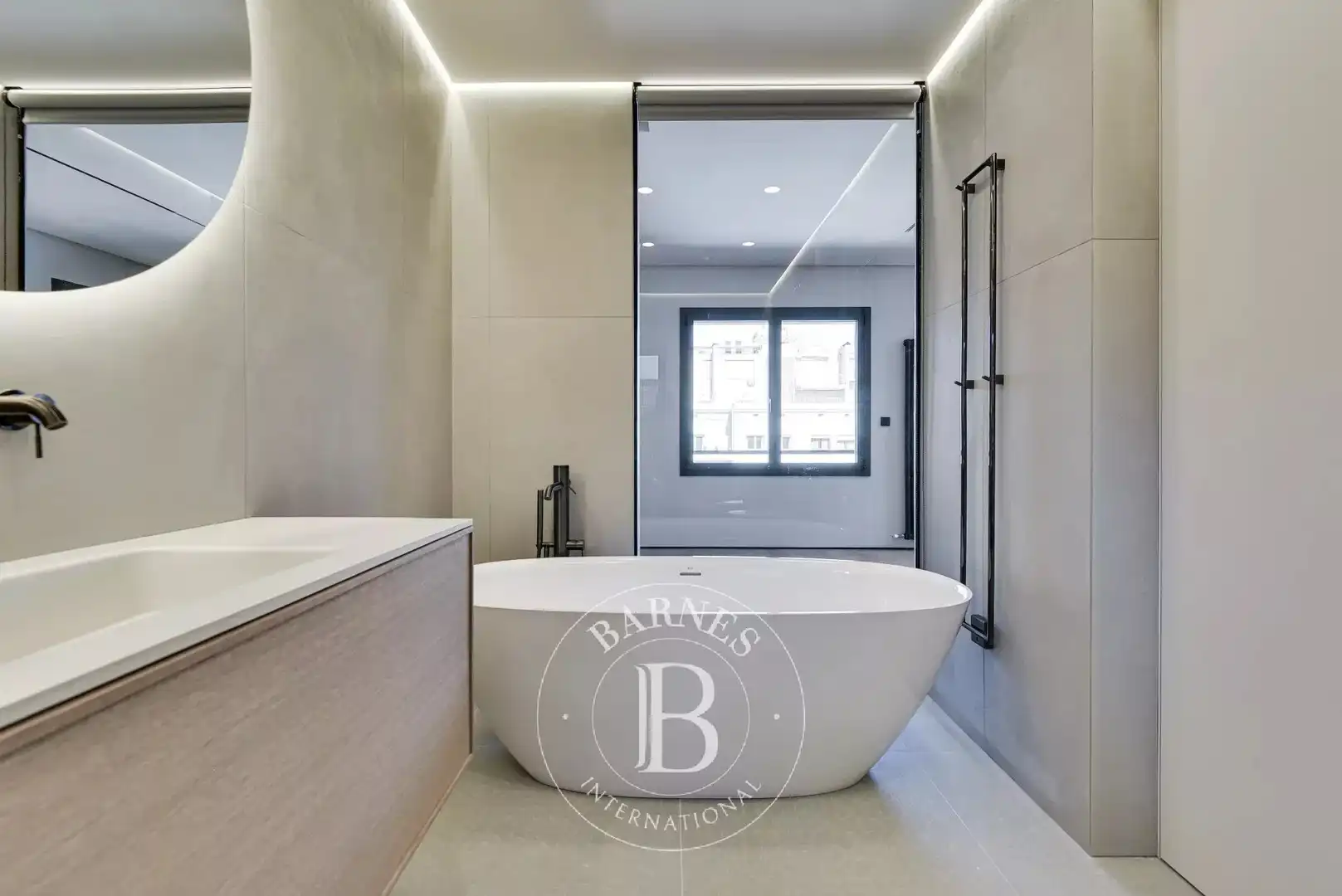 Badezimmer von Dachboden zum Verkauf in Barcelona mit Klimaanlage, Heizung und Terrasse