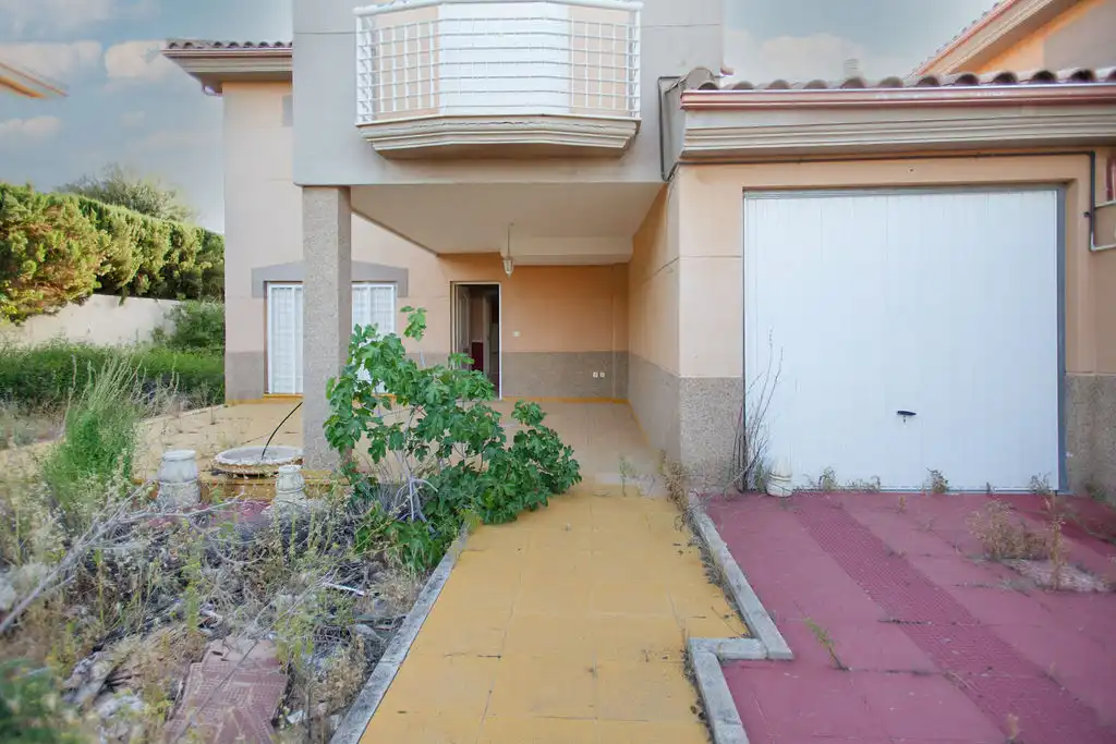 Semi-detached house for sale in Cm de la Paralela, imagen 2