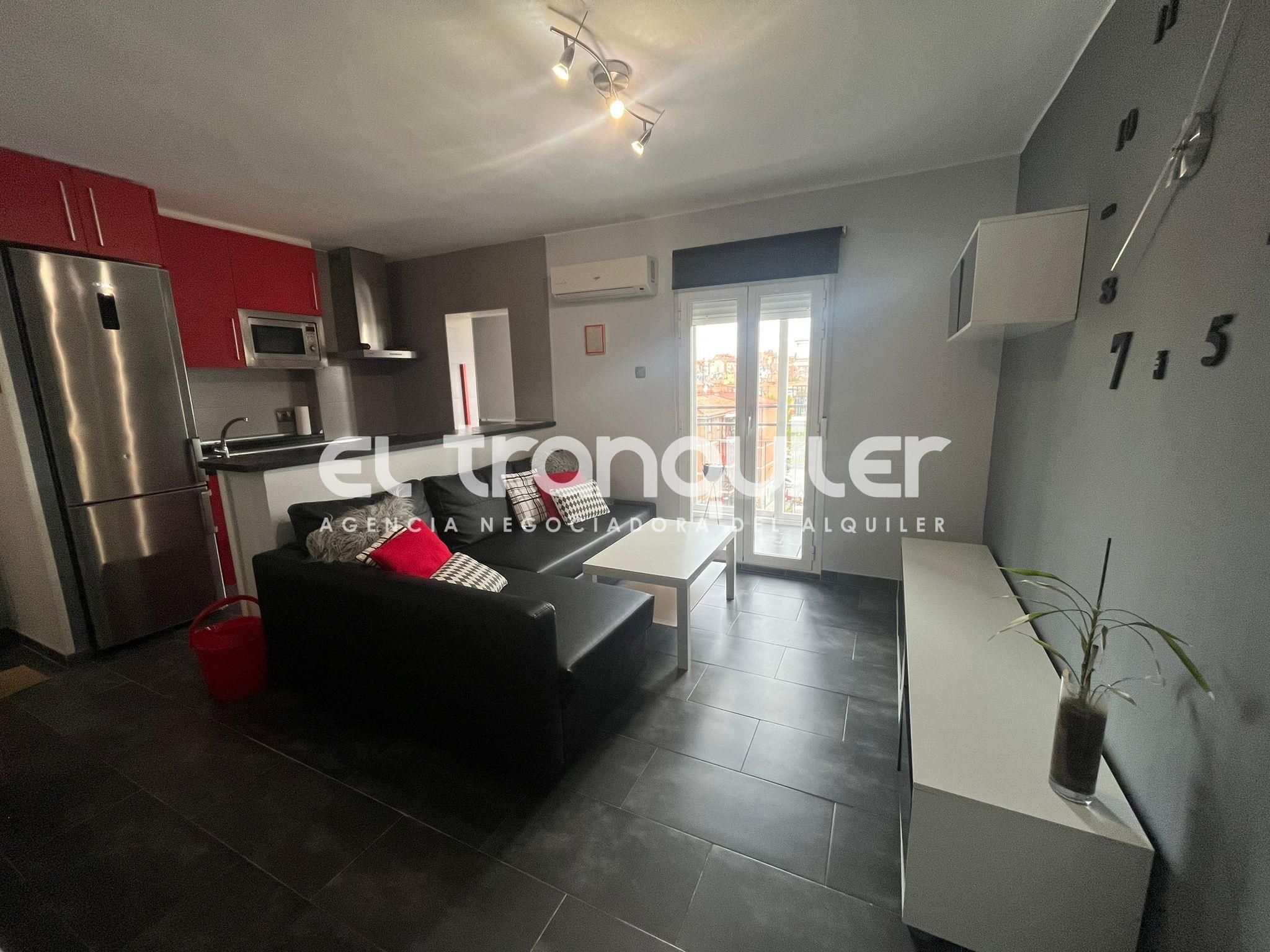 Living room of Flat to rent in  Madrid Capital  with Air Conditioner, Terrace and Furnished