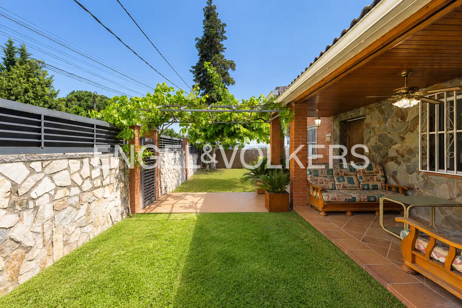 Terrassa de Casa o xalet en venda en Tordera amb Calefacció, Jardí privat i Terrassa