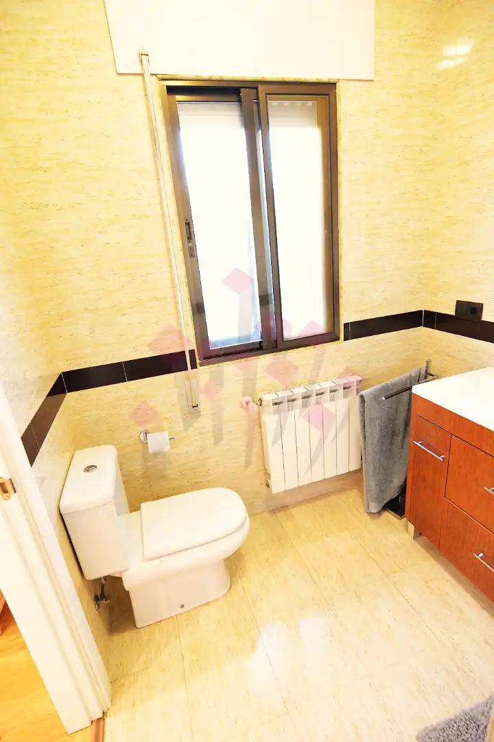 Bathroom of Houses for sale in Picón  with Air Conditioner, Heating and Private garden