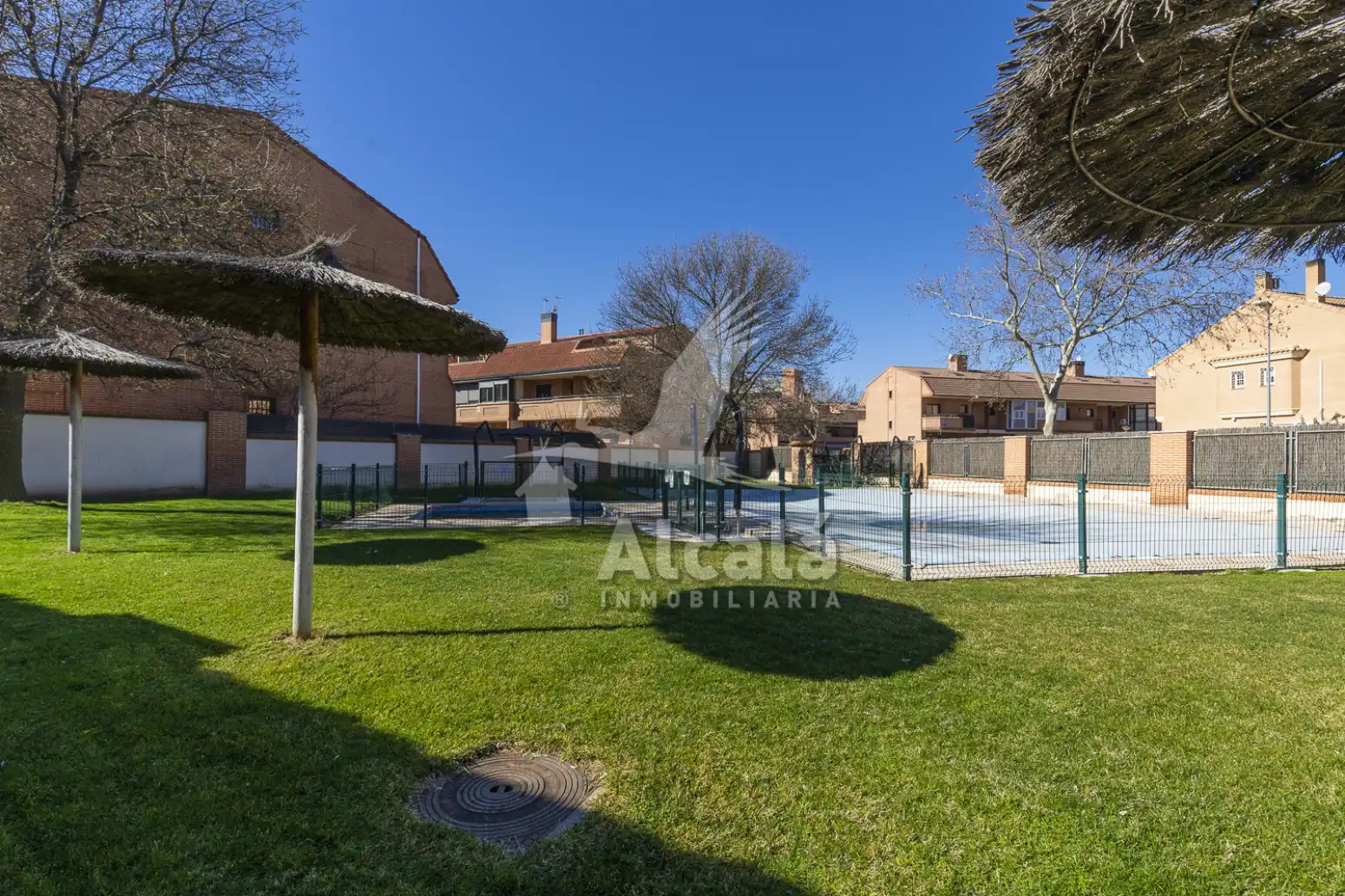 Jardí de Casa o xalet en venda en Alcalá de Henares amb Aire condicionat, Calefacció i Jardí privat