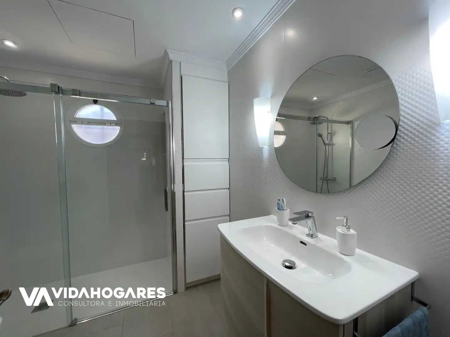 Bathroom of Houses for sale in Rota  with Air Conditioner, Heating and Terrace