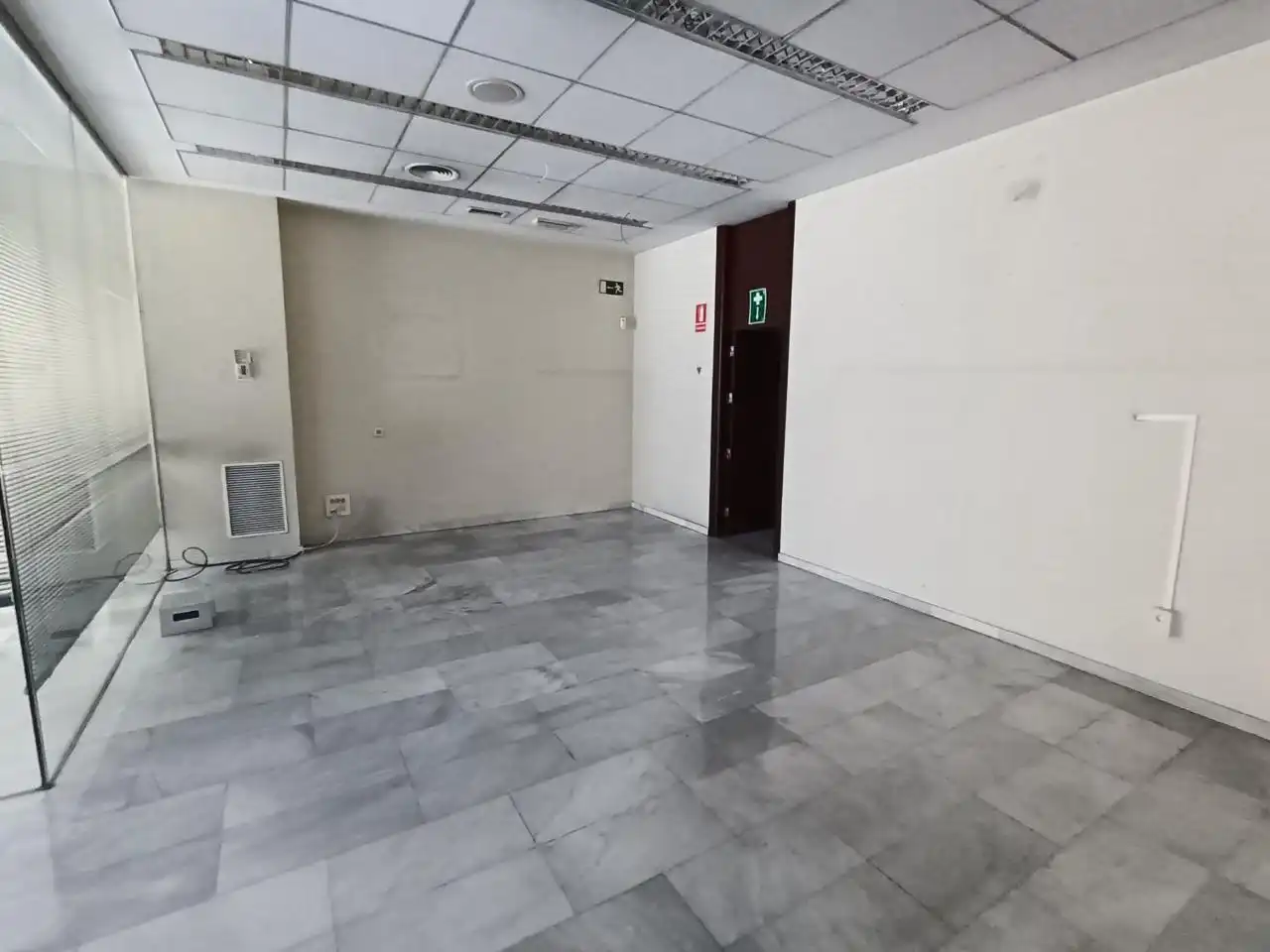 Local comercial en venda a Calle Úbeda 6, imagen 4