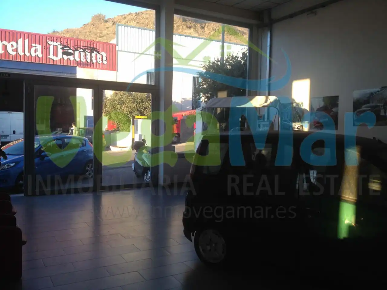 Parkplatz von Fabrikhallen zur Miete in Almuñécar