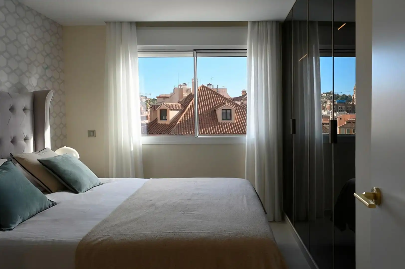 Bedroom of Flat for sale in Málaga  with Air Conditioner, Heating and Terrace
