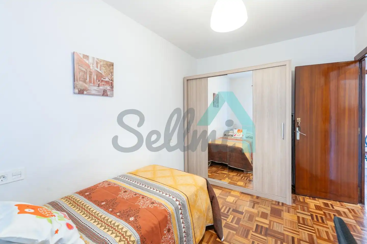 Room in Paz, El Cristo