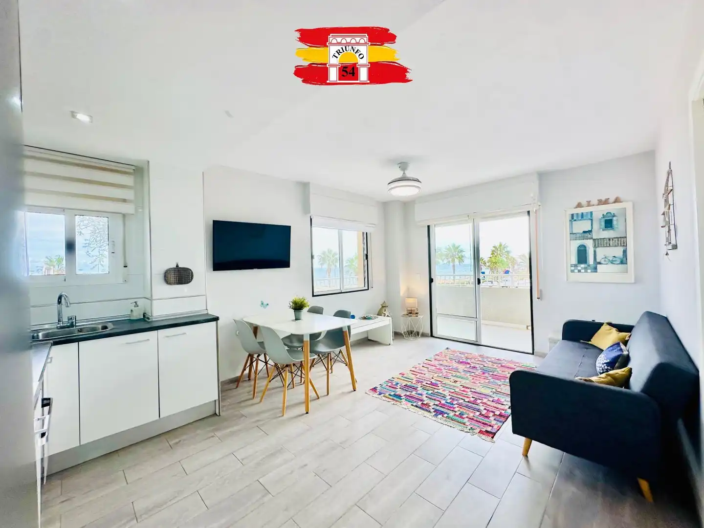 Sala d'estar de Planta baixa en venda en Pilar de la Horadada amb Terrassa, Moblat i Balcó