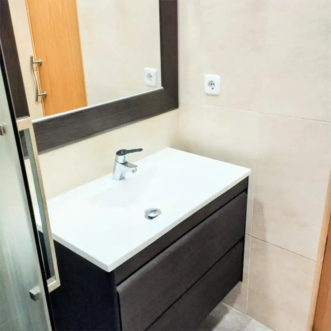 Bany de Dúplex de lloguer en Madrid amb Aire condicionat, Moblat i Forn