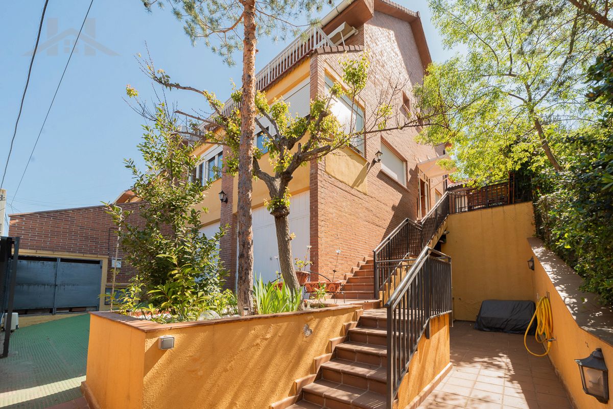 Vista exterior de Casa o chalet en venta en Collado Mediano con Aire acondicionado, Jardín privado y Trastero