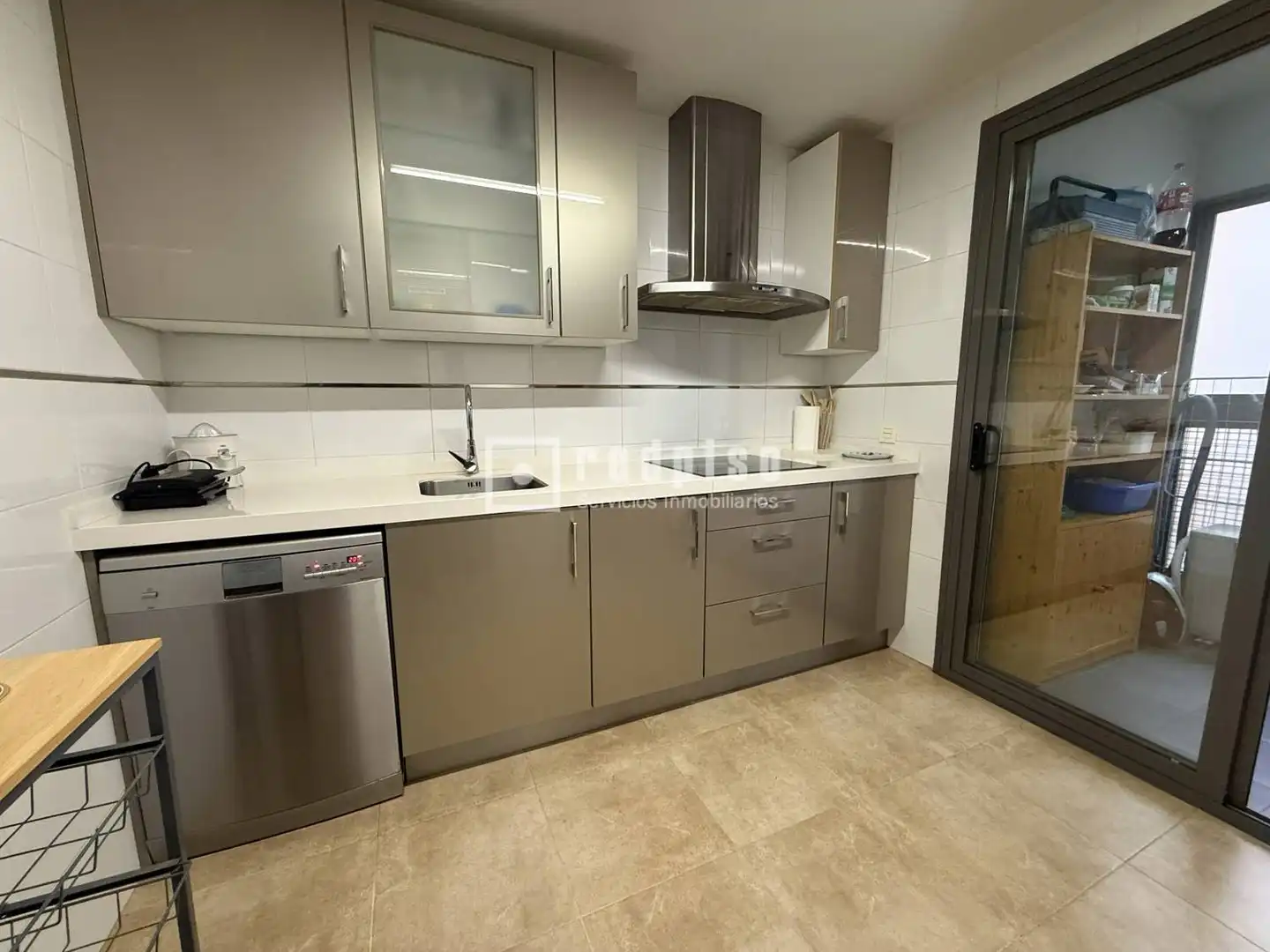 Cocina de Piso en venta en Madrid con Aire acondicionado, Calefacción y Jardín privado