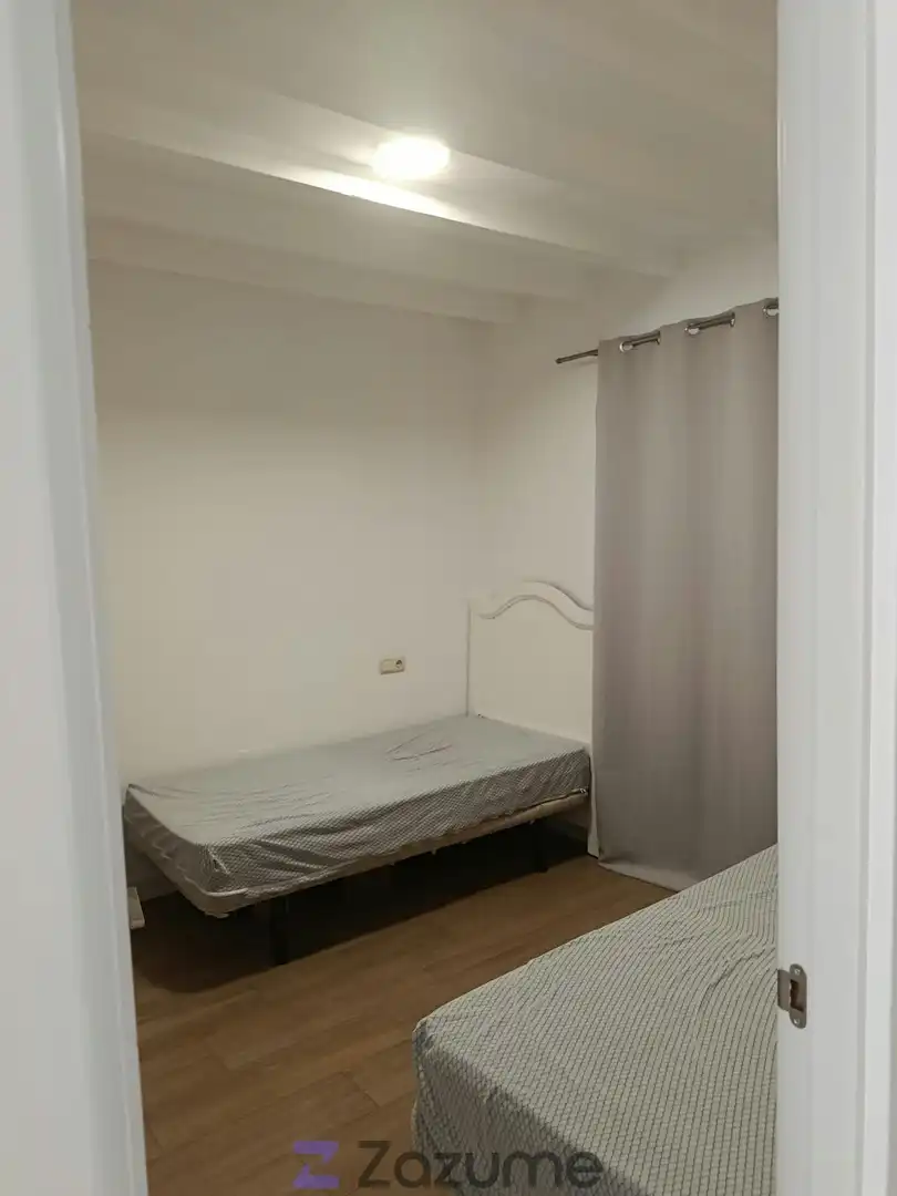 Habitación de Piso de alquiler en Pizarra con Aire acondicionado, Calefacción y Jardín privado