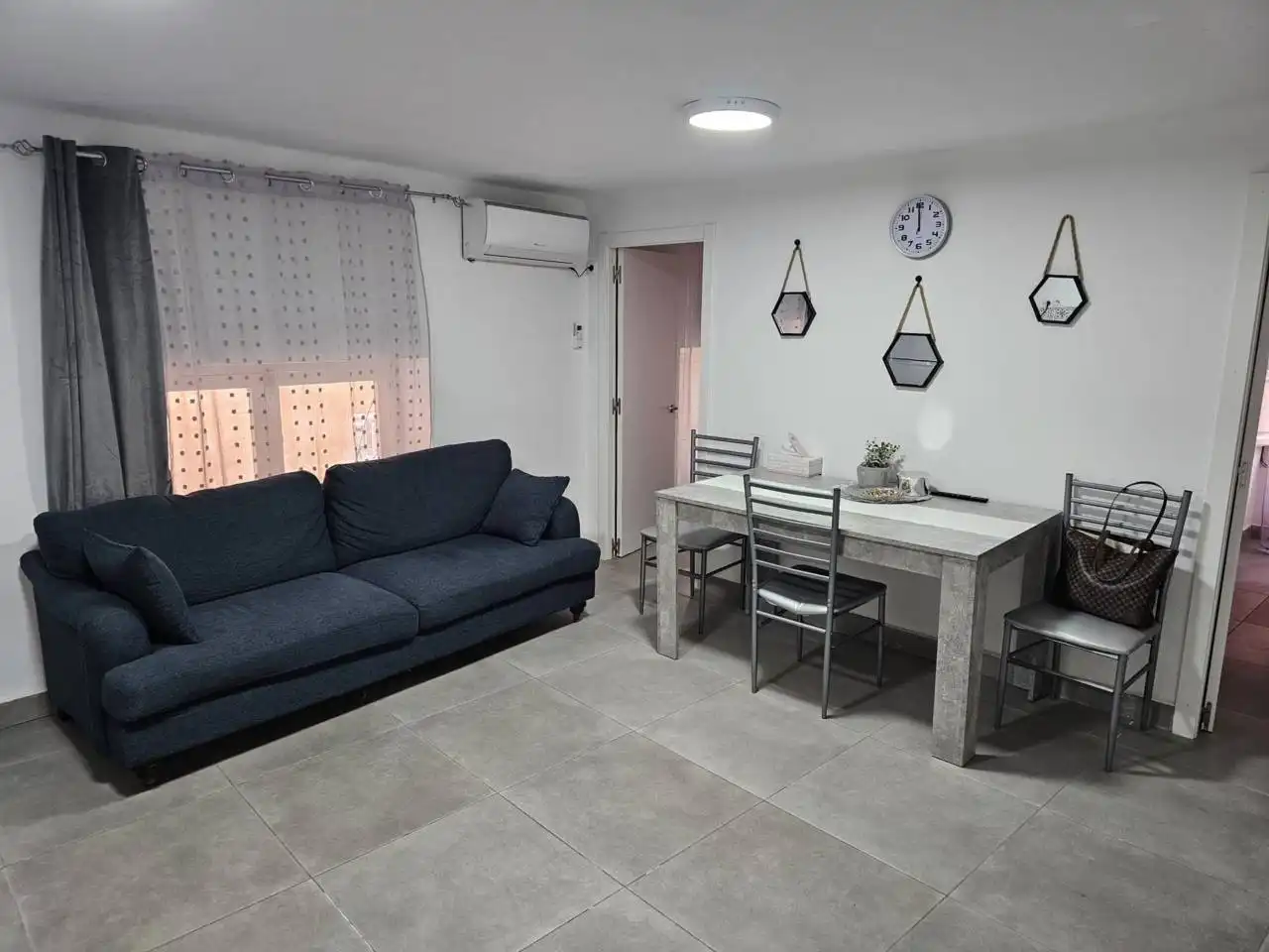 Sala d'estar de Pis en venda en Alicante / Alacant amb Aire condicionat i Moblat