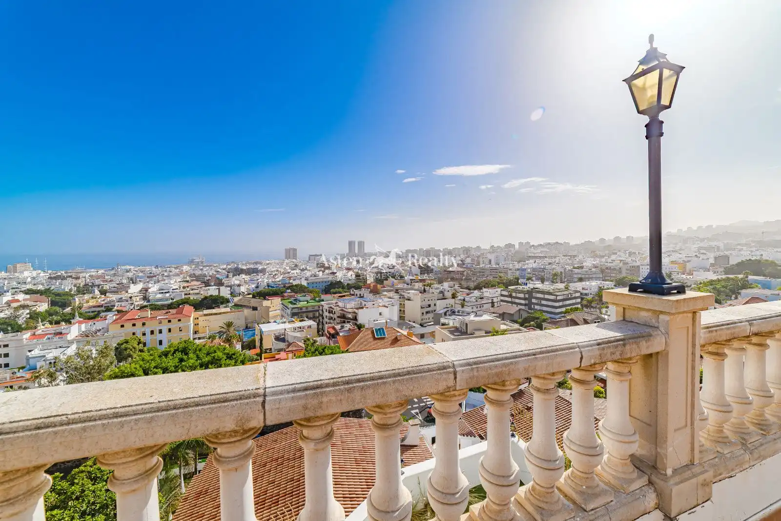 Vista exterior de Casa o chalet en venta en Santa Cruz de Tenerife con Aire acondicionado, Terraza y Piscina