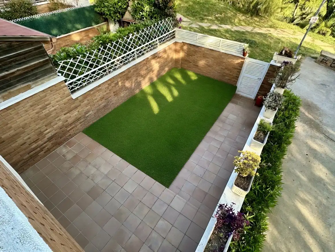 Terraza de Casa adosada en venta en Sant Joan Despí con Aire acondicionado, Calefacción y Jardín privado