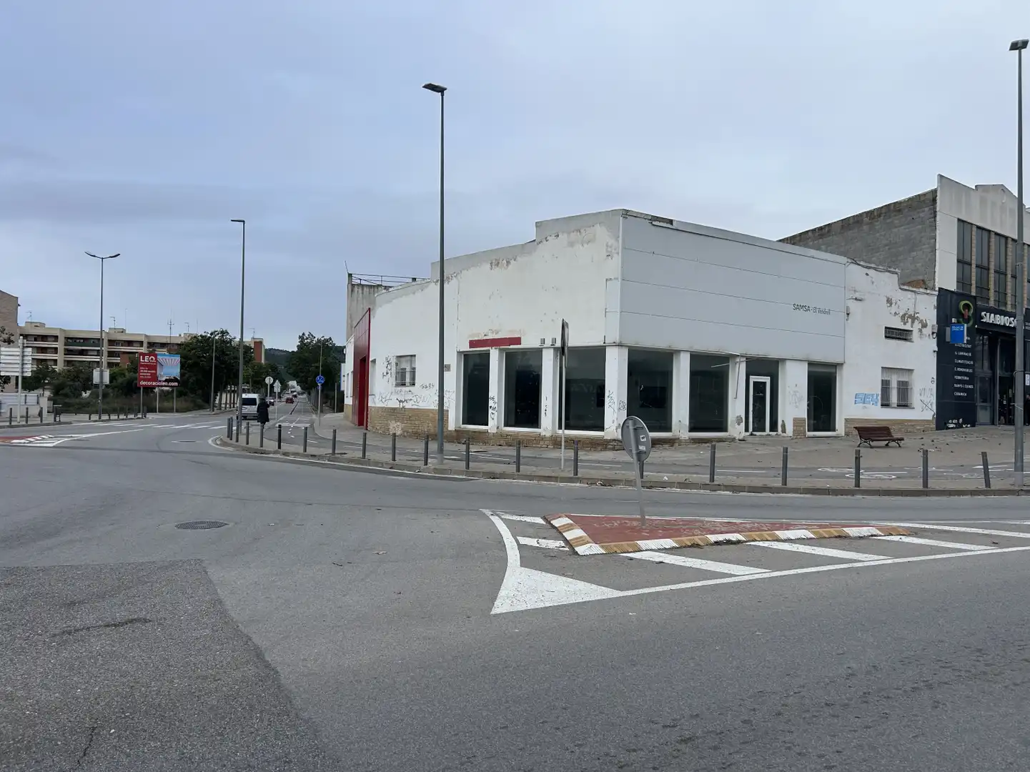 Außenansicht von Fabrikhallen zur Miete in El Vendrell