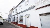 Vista exterior de Casa adosada en venda en Chiclana de la Frontera amb Aire condicionat